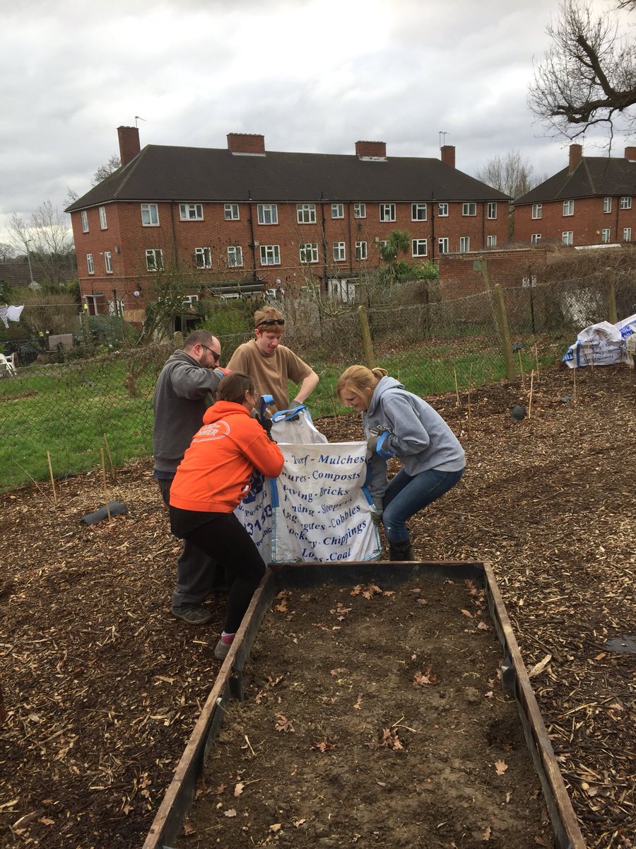 GROWLoughton's tweet image. Business sector #volunteers #Businesses #MakeADifference #communitygarden @BITC