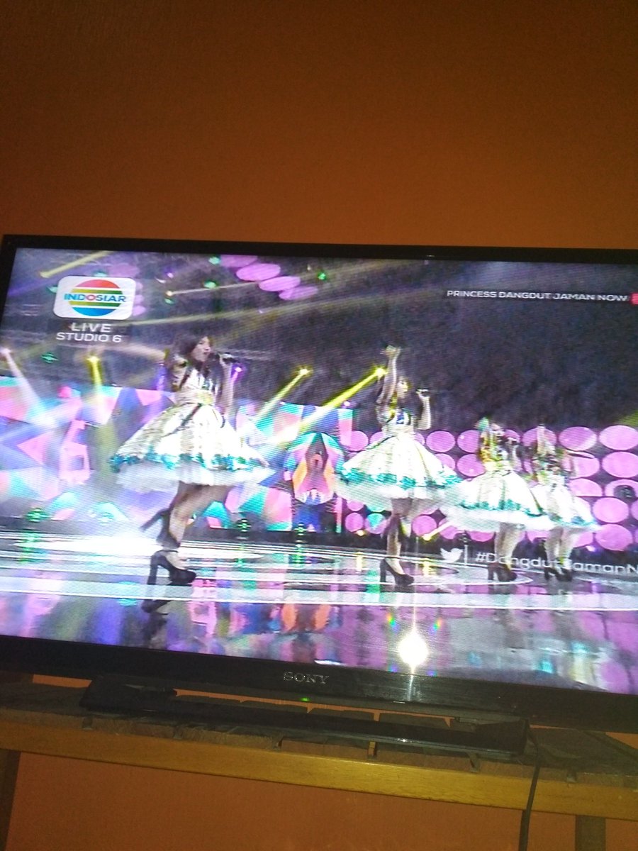 Nonton dari tv aja yah gw. <a href="/Rachel_JKT48/">UWU</a>