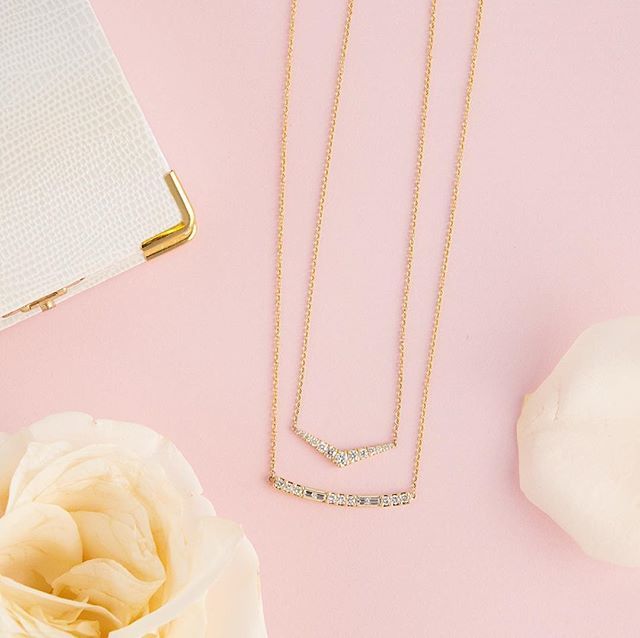 kes_studio's tweet image. Dreaming of 💎 and white roses. The perfect #ValentiensDay gift! Making this styled jewelry shoot was also a dream. We love styling pretty things and telling your brand story! 📷 by the talented KES photographer, @ruthiestarkphotography. #clientcontent… ift.tt/2sczXgD