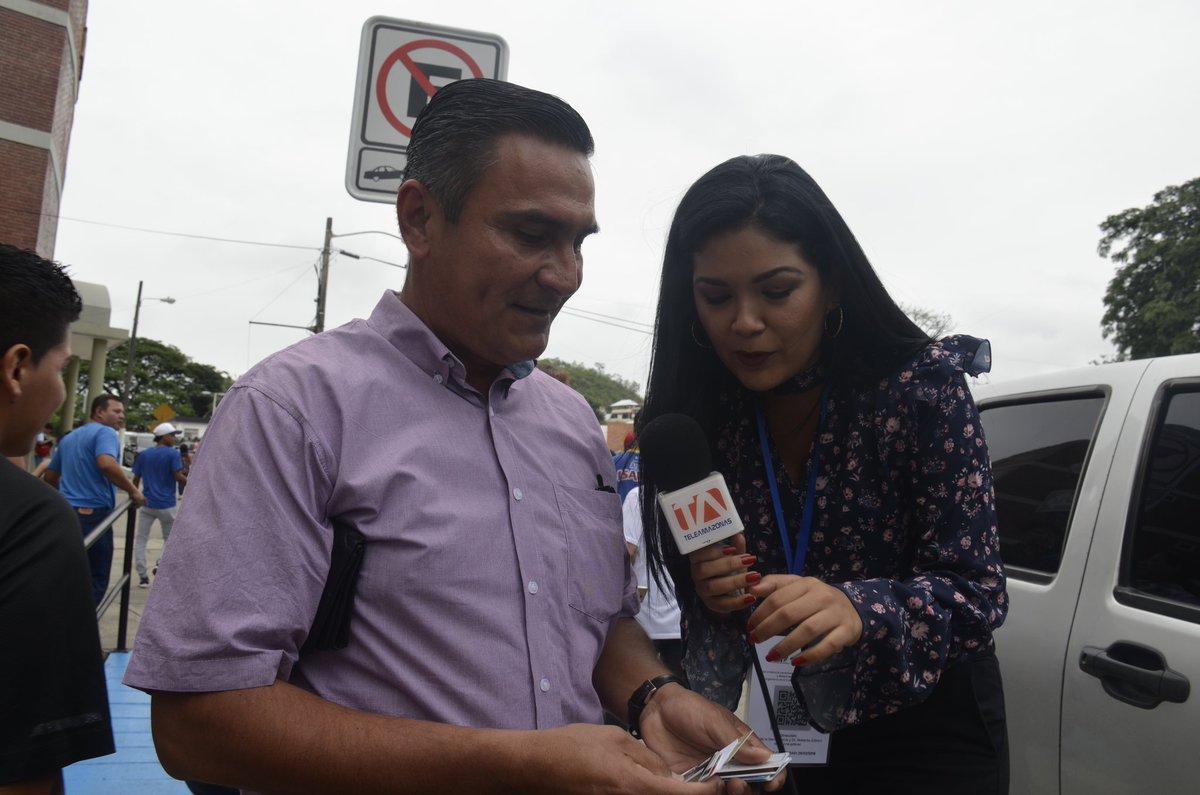 ignacioxavier's tweet photo. Acompañamos a la vicepresidenta, @marialevicuna a ejercer su derecho al voto #GuayasdiceSi @35PAIS @ricardozampais @MichelDoumet @panchocevallosv @albertoariasra https://t.co/sQy8tik0Hq
