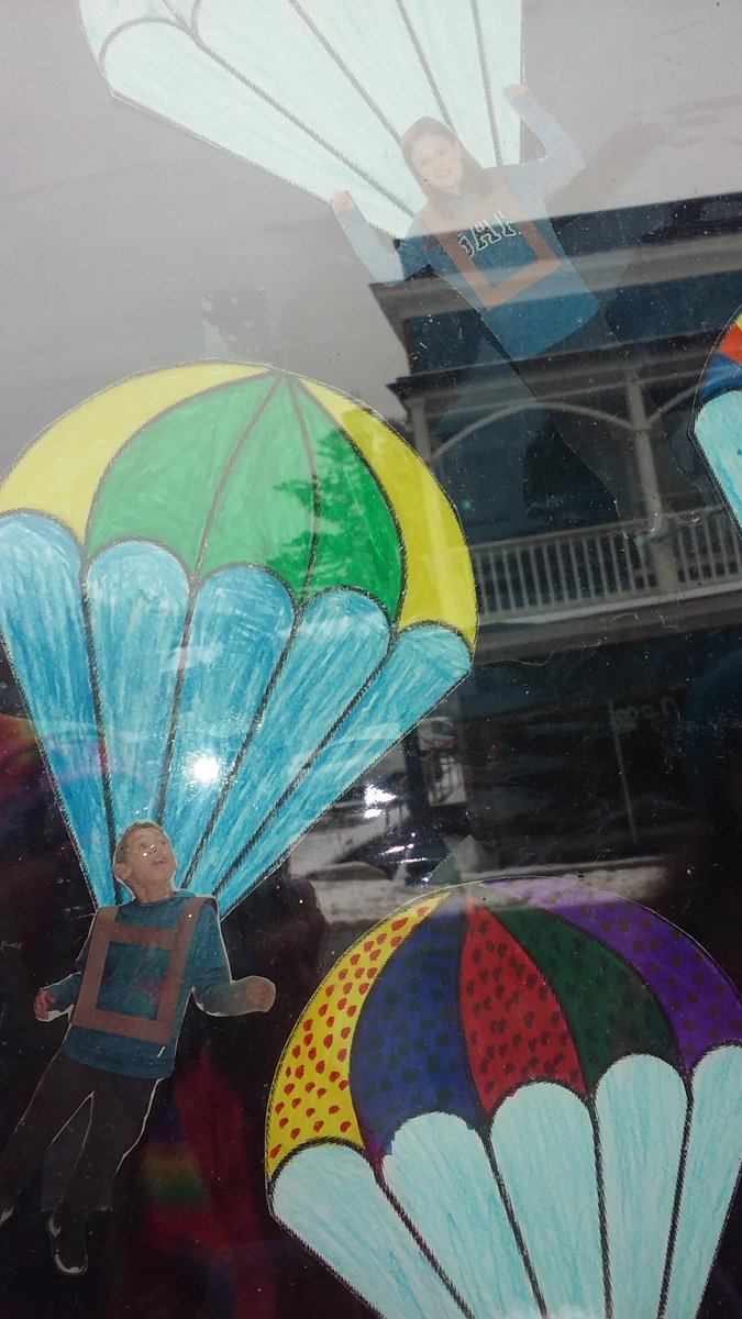 artyladymsd's tweet photo. Our students creations all through town for #SLCarnival windows. #SLCSGrows Community Spirit ๐ https://t.co/fN7eaNMCFB