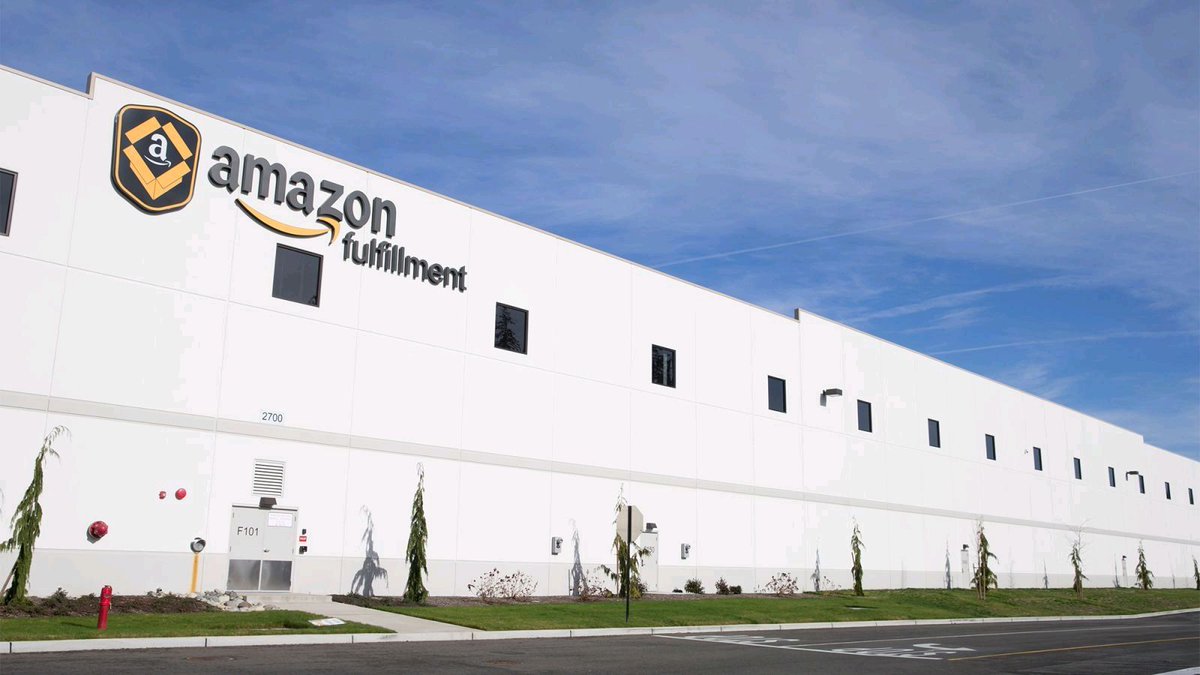 j_allan's tweet photo. Amazon Warehouses Stocked With 20,000 Doctors In Preparation For Healthcare Launch https://t.co/hyWLGCoIQ3 https://t.co/2P1Bk5qebj