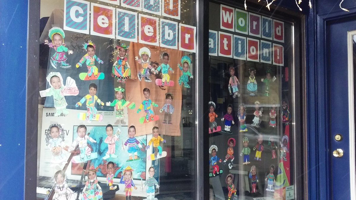 artyladymsd's tweet photo. Our students creations all through town for #SLCarnival windows. #SLCSGrows Community Spirit ๐ https://t.co/fN7eaNMCFB