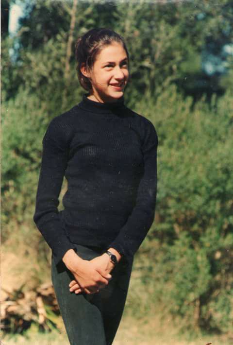 MilagrosDwarf's tweet photo. Natalia Melmann 16 años, la secuestran, torturan y violan. Su cuerpo presentaba lesiones de: quemaduras de cigarillos, semen de al menos 5 hombres diferentes (3 de ellos POLICIAS). Cuando se hartaron de ella, la ahorcaron con el cordón de su zapatilla. Los policias? Libres. https://t.co/c18n96NVqK