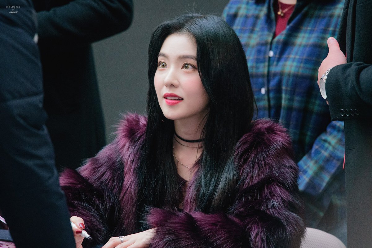 step_of_galaxy's tweet photo. 180204 스타필드 고양 팬싸인회 #레드벨벳 #아이린 https://t.co/gB6uC3oBbL
