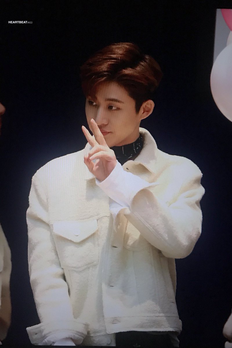 HEARTBEAT1022's tweet photo. 180204 목동팬싸

#아이콘 #비아이 #김한빈 #BI #iKON https://t.co/qjA3IEnLaz