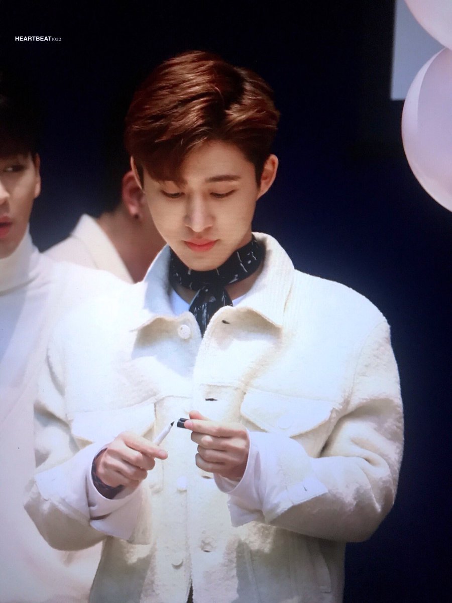 HEARTBEAT1022's tweet photo. 180204 목동팬싸

#아이콘 #비아이 #김한빈 #BI #iKON https://t.co/qjA3IEnLaz