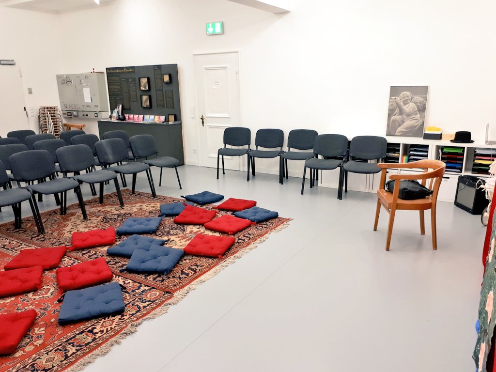 GalliMainz's tweet photo. Gleich geht's los! Dornröschen im Dommuseum :) 
#theater #gallitheater #fairytales #Mainz https://t.co/hVKIVkC0NM