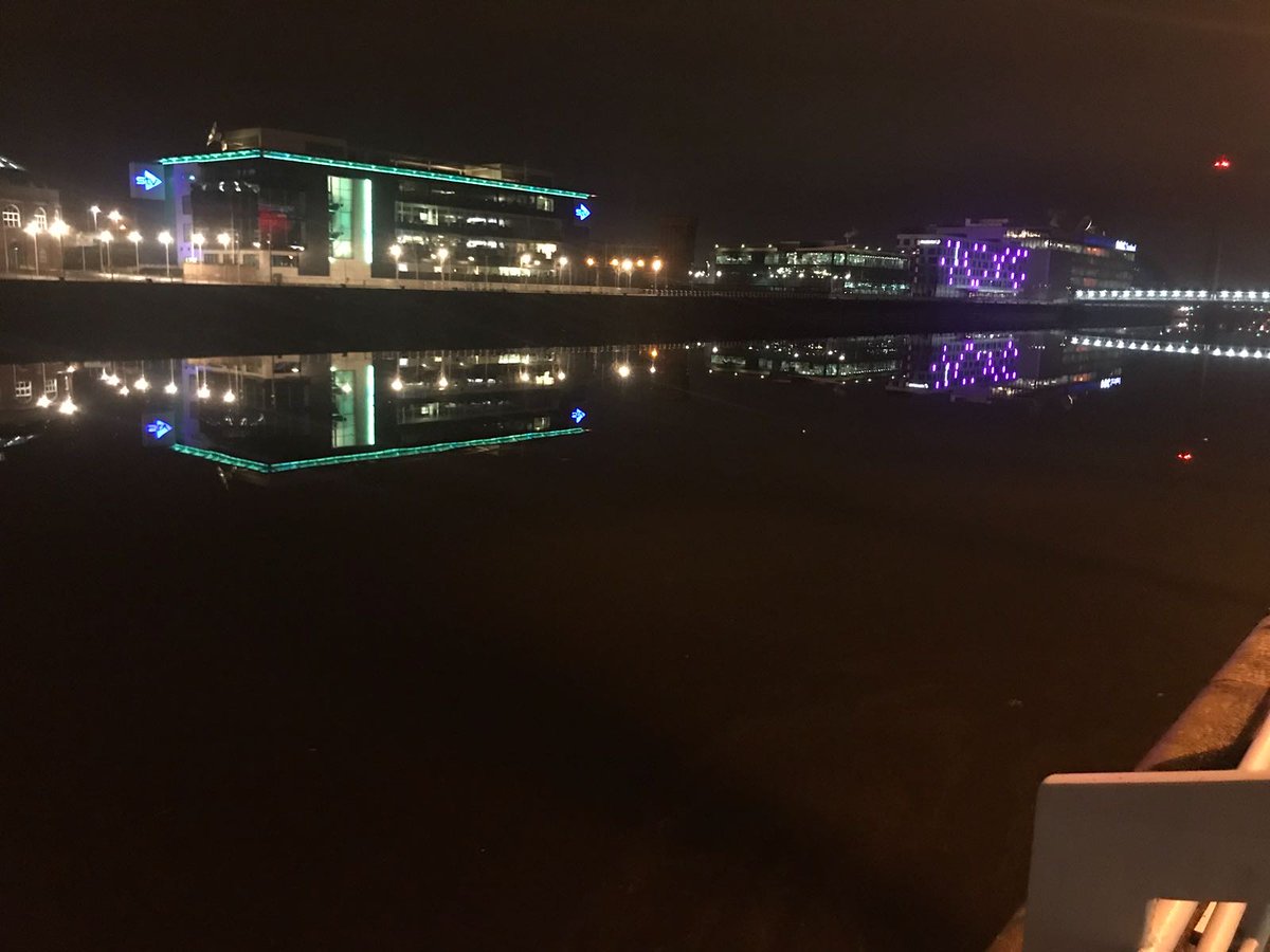 library_com's tweet photo. Views from our hotel, isn't Glasgow beautiful? https://t.co/lqOp1GEcB2