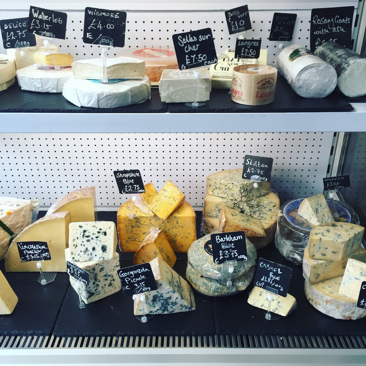 SaltAndPickle's tweet photo. Sunday, we are ready for you. Wine? Cheese? We’ve got you covered! 🍷🧀 #sundayfunday https://t.co/gGr9K2jphu