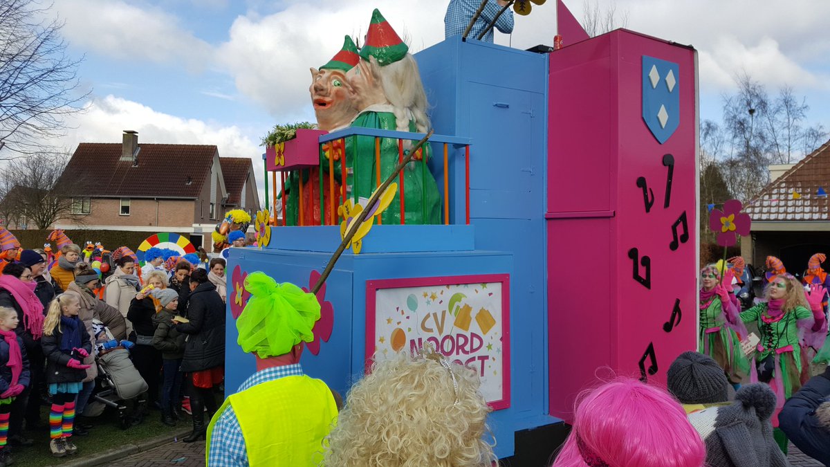 oeneloonstra's tweet photo. Alberger Bokke in volle gang #tvoost #carnavalov https://t.co/LXQvInqbjV