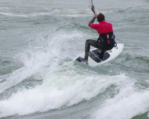 phlow_surf's tweet photo. Kitesurfboards vs. Surfboards for Kite Surfing https://t.co/amdkZxZsVa https://t.co/QA9WiN35el