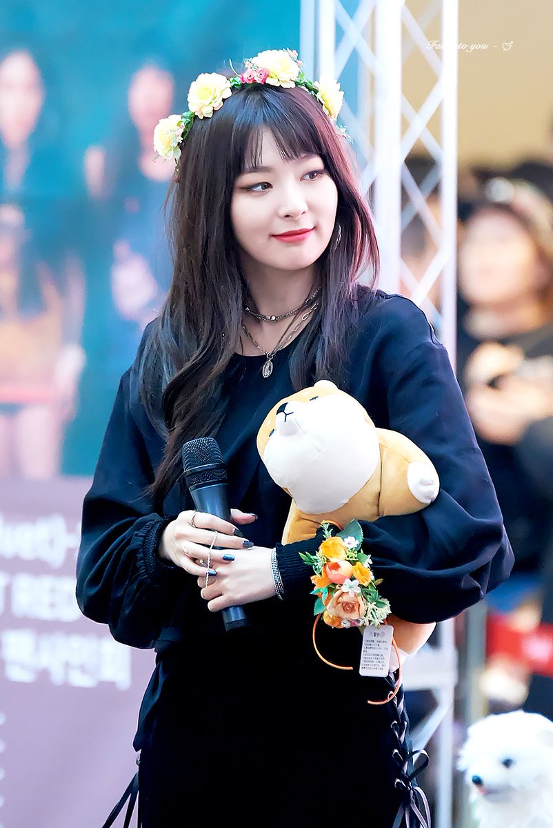fall_into_you_'s tweet photo. 180204 #레드벨벳 #슬기 https://t.co/JCjpSuNb2Y