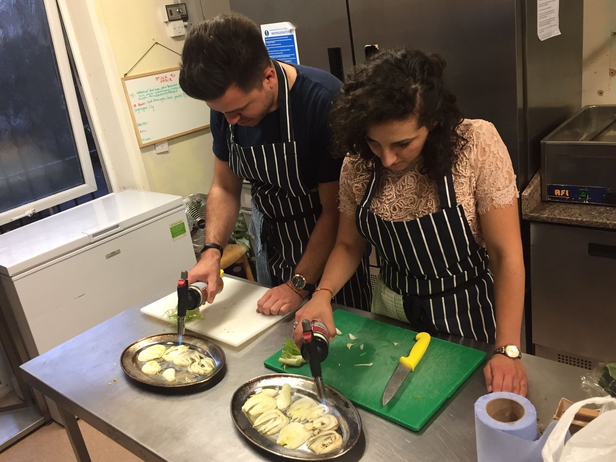 Fed up of set menus and table turning on Valentines Day? I'm running a one off cooking experience where we'll make pasta, cook by blowtorch and drink English wines. Click for more info buff.ly/2DWteNi
