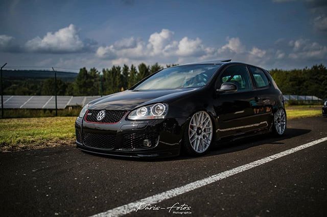 motornize's tweet photo. ->the social network for your car passion !coming soon! #Volkswagen #golf5 #gti #vw #mk5gti #bagged #rotiform #rotiformwheels #rotiforms #pleiesport #clubsport #airride #onair #lowered #low #vagconnection #vag_cars #instacar #instacars #carsofinstagram #… https://t.co/Lhu5c0OvUG https://t.co/XSgKlk7HYY