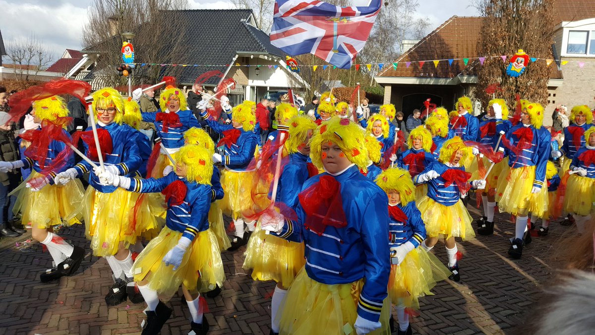 oeneloonstra's tweet photo. Habrinkhoek en Mariaparochie doen ook mee #tvoost #carnavalov https://t.co/UfOIofEPfe