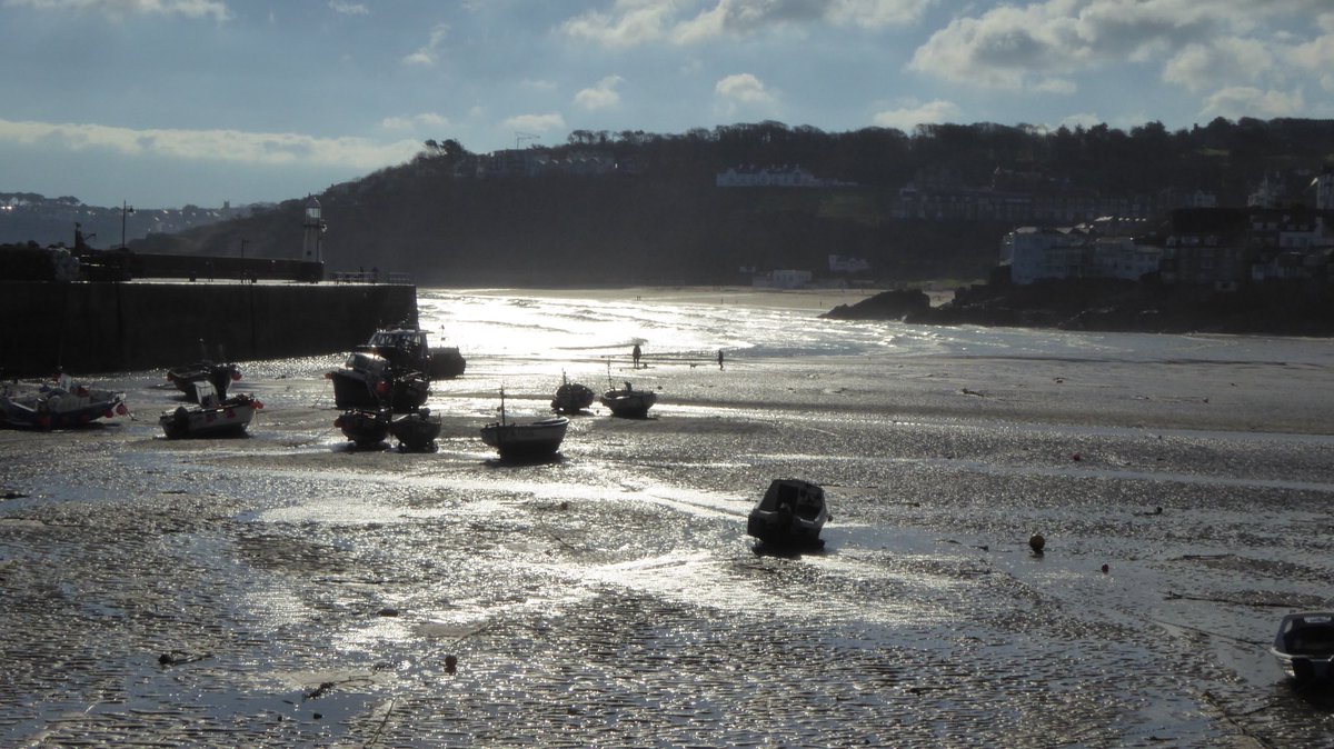 St Ives tweet media