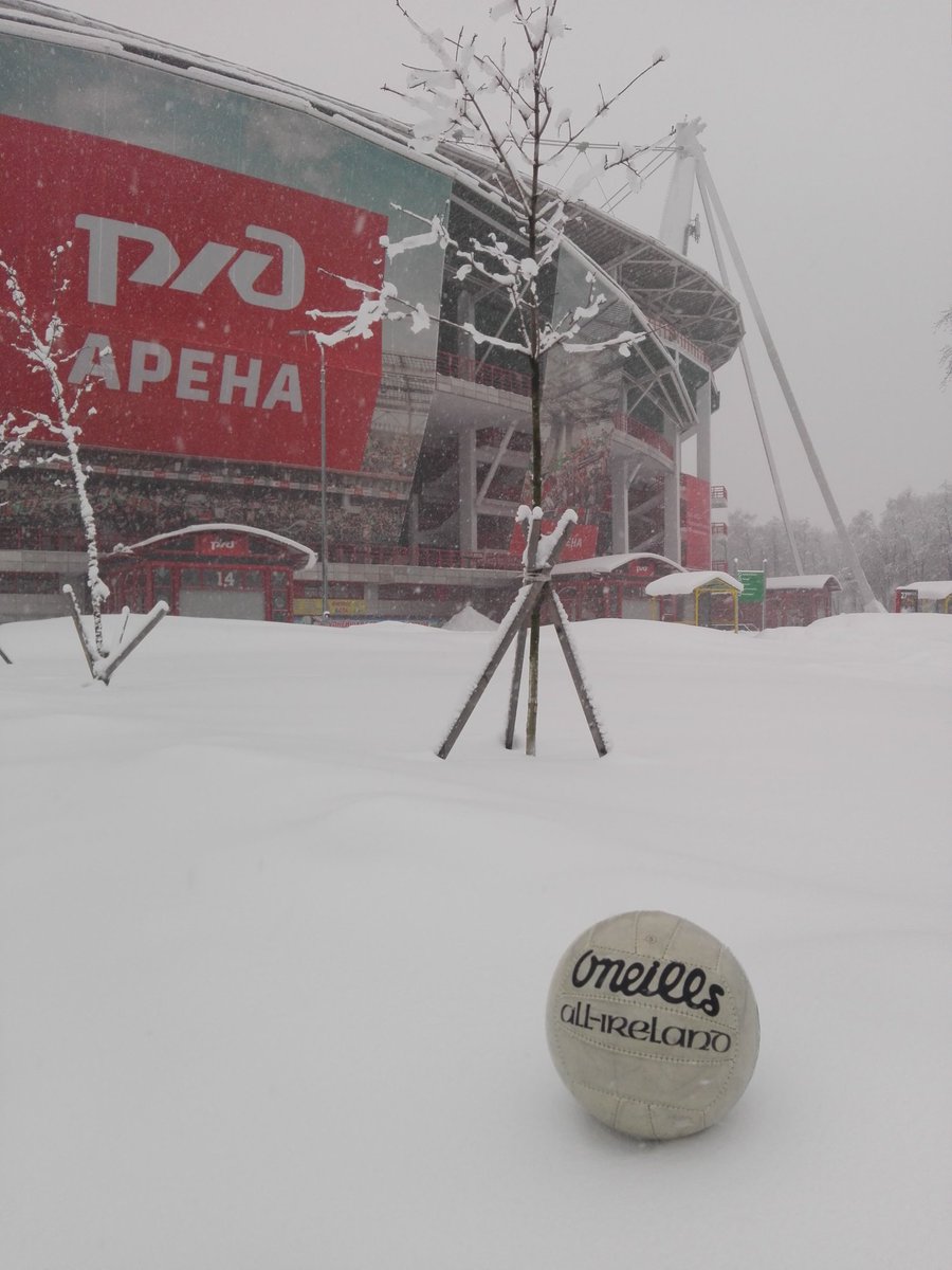 moscowshamrocks's tweet photo. Typical Winter training for the Shamrocks at @fclokomotiv_eng @fclokomotiv #AllianzLeagues #Russia #moscowwinter https://t.co/SHdZCKUObt