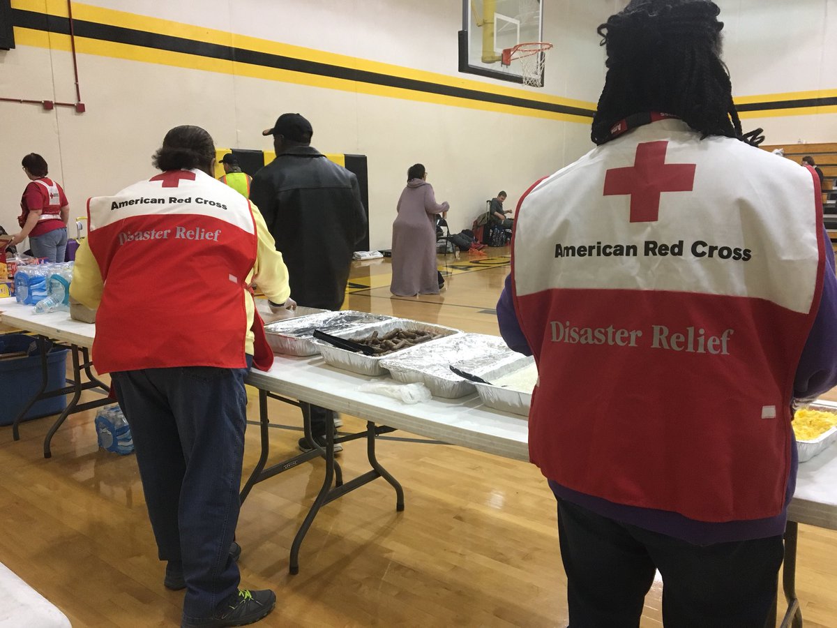 Volunteers serving hot breakfast to survivors of Amtrak collision/derailment. #scnews