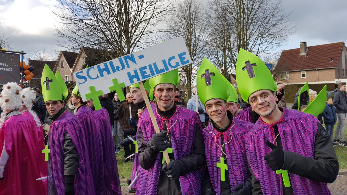 oeneloonstra's tweet photo. Einde Albergse Bokke, en het blijft nog lang gezellig in Albergen #tvoost #carnavalov https://t.co/PHS3MdTvFt