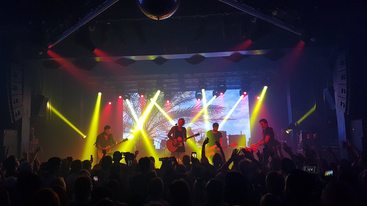 Matthew_Pos's tweet photo. Amazing show tonight in Melbourne!! @WeTheKings @travisrclark @CharlesTrippy @WeTheDan @ColeyOToole @wethehunter https://t.co/SgN3ukxz6L