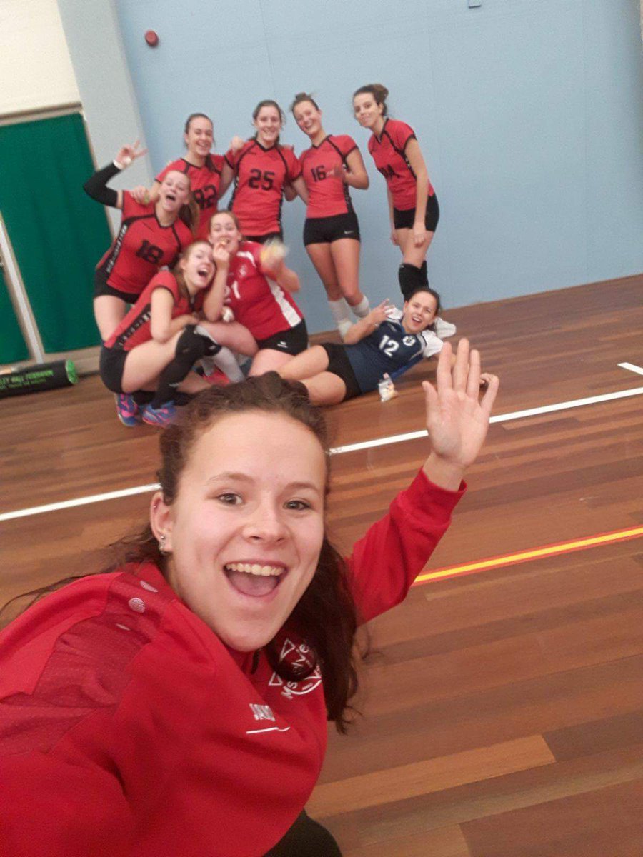 NiqueLopuhaa's tweet photo. A-selectie uit Amstelveen melden zich om 08.00 uur in Warmenhuizen😨 #htjt #volleybal #amvjmartinus https://t.co/nLTXAaFpWG