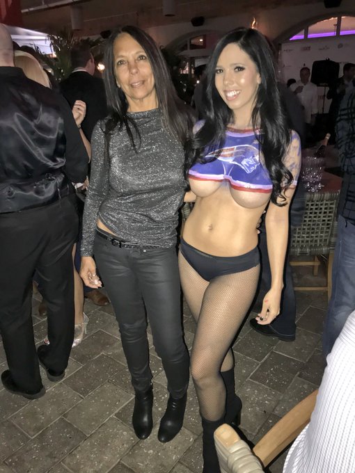My beautiful mom 🖤 https://t.co/aWtpo9WehX<a href="/tag/bikini"class="tags"><span>#bikini</span></a><a href="/tag/summer"class="tags"><span>#summer</span></a><a href="/tag/meow"class="tags"><span>#meow</span></a><a href="/tag/redwhiteandblue"class="tags"><span>#redwhiteandblue</span></a><a href="/tag/summe"class="tags"><span>#summe</span></a>