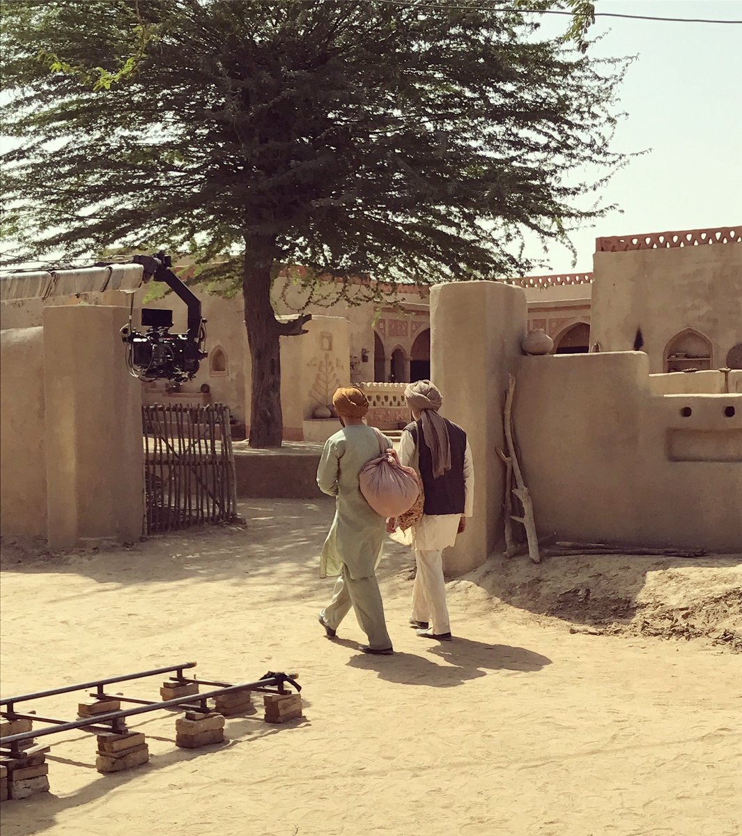 diljitdosanjh's tweet photo. Journey Baut Lammi c Film di.. Eh Shot kardeya Mann ch Baut Sawal c Ke Kiddan Poori Kara Ge Film..Ki Houga.. Jumevaari Baut Vaddi c..Par Maharaj Ne Kirpa Kiti.. Sara Kam Aap Nedey Ho Ke Karwa Leya. SHUKAR 🙏Parson Trailer Release aa.. Tuadey Sareya Da PYAR Chaida🙏Bhul Chukk Maaf https://t.co/2m4lbHod0r