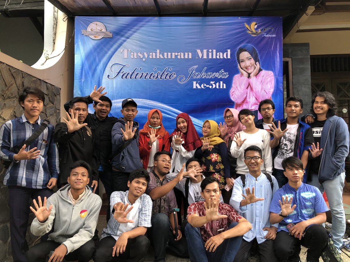 Sulistiaaaaw's tweet photo. Selamat hari jadi yang ke-5 Fatinistic Jakarta! https://t.co/IXJjK4pWrS