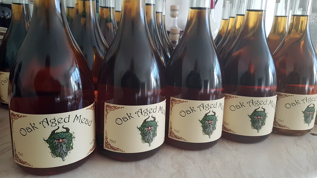 DorsetMeadCo's tweet photo. Oak aged Mead, it really is one of my favourites. So much going on flavour wise. https://t.co/Xc1qIZIWJR