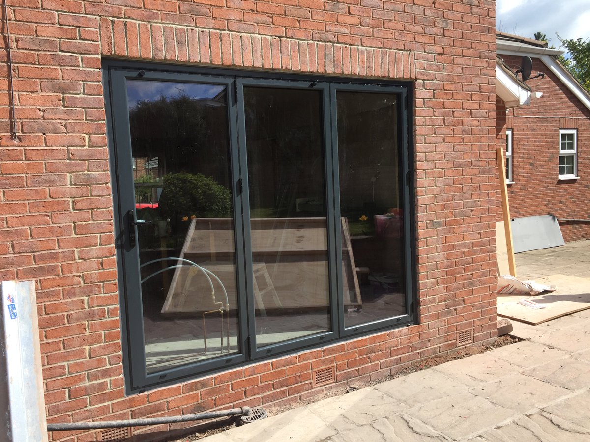 GmrAluminium's tweet photo. 3 Pane Aluminium Bi-fold door in Senior architectrual #Alifold System #Ral7016grey #bifold #Aluminiumbifold @Senior_Systems https://t.co/bcarePYXiM