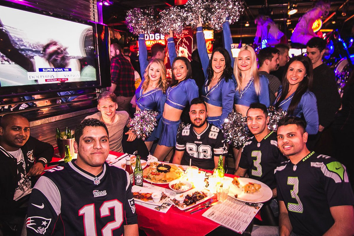 SquareMeal's tweet photo. It's officially #Superbow day. 🏉🇺🇸  

If you are yet to make plans for where you'll be watching it, how about trying out one of these hotspots 👉 https://t.co/DepwV2MXz7 

#London https://t.co/Ld3RVcPcMo