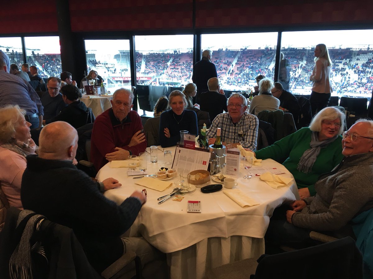 Met @RaboAlkmaar relaties naar <a href="/AZAlkmaar/">AZ</a> #azroda