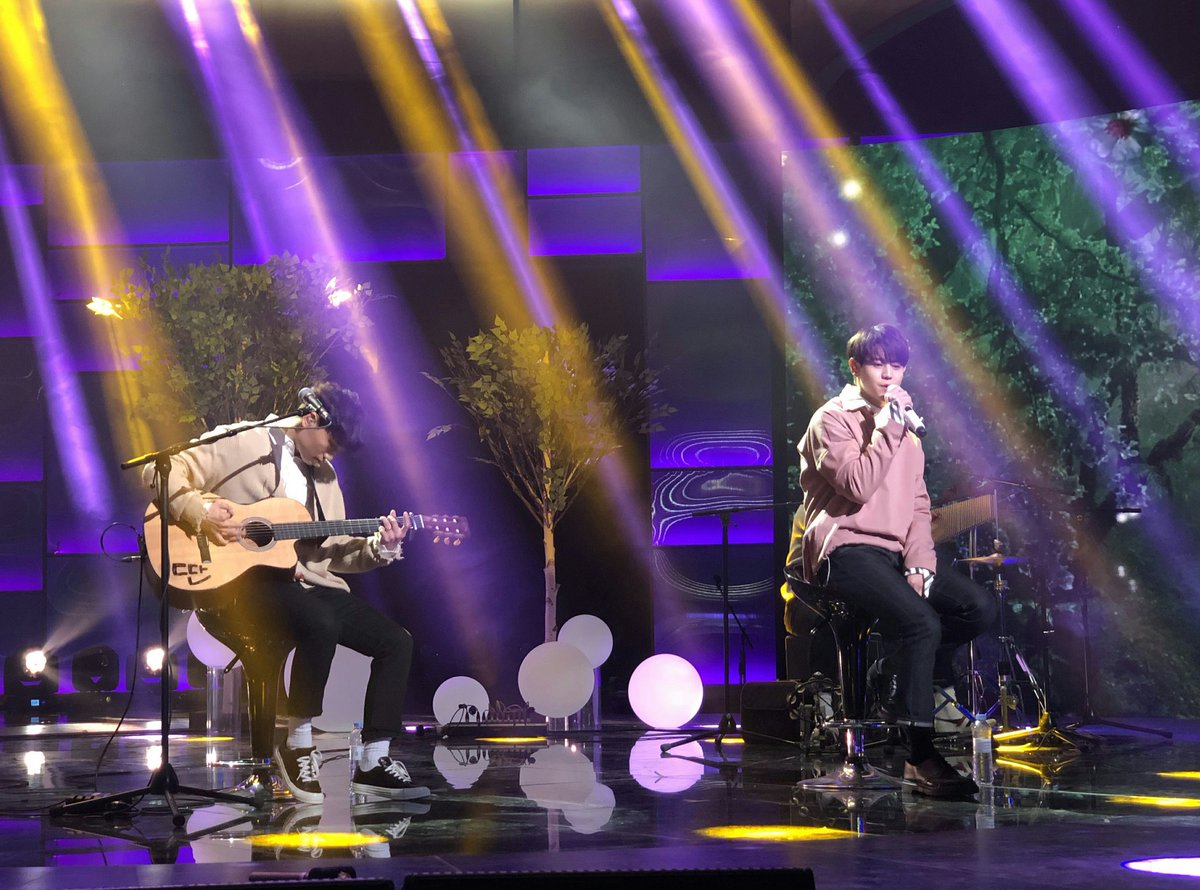 Highlight_AUent's tweet photo. [안내] 잠시 후 늦은 10시 40분, JTBC `투유 프로젝트 - 슈가맨2`에 양요섭님이 함께합니다! 양요섭님이 선보이는 추억소환송! 본방사수와 함께 잠들기 전 달콤한 스윗타임, 보다 많은 기대와 응원 부탁드립니다:)
#하이라이트 #양요섭 #白 #백 https://t.co/rAiwjX0eqR