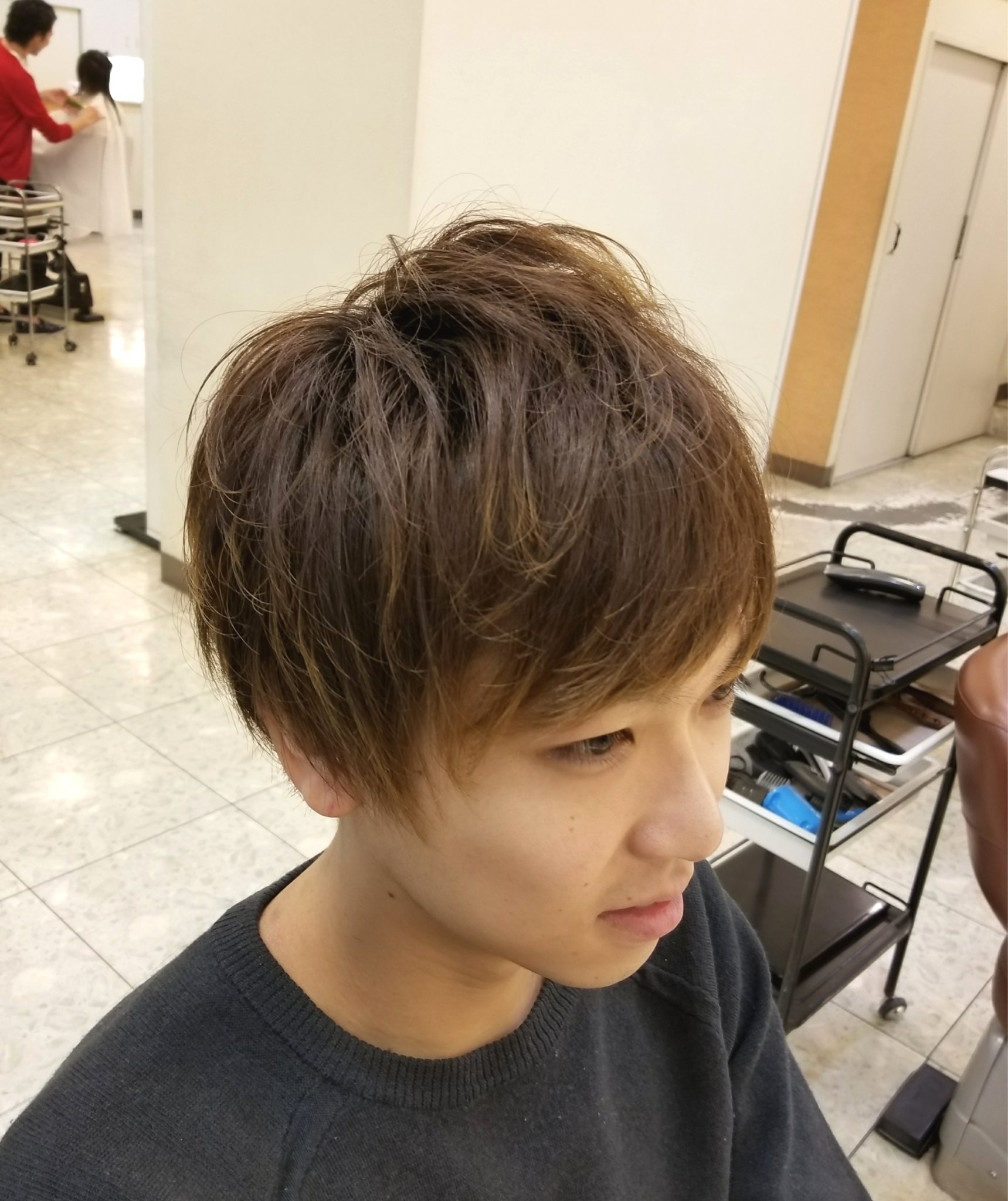 Twitter 上的 田中亜彌 原宿 表参道美容師 タナカアミ 直毛さんも 上だけパーマをかけると ワックスつけただけでふわっと自然な動きが出ますよ メンズのパーマってぐるぐるになっちゃうわけじゃないんです セットを助けてくれるパーマ オススメです