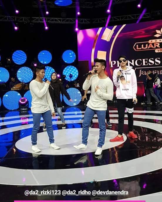 <a href="/DA2_Rizki/">Rizki 2{R} Real</a> <a href="/DA2_Ridho/">Ridho 2{R}</a> 
#KonserPrincessAdaKIDHO