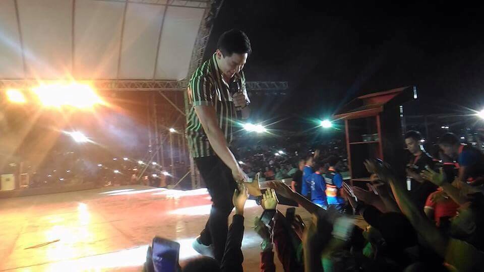 RJAngelsOFC's tweet photo. Alden at Kannadiwan Festival in Vigan 😍😍 @ANUnites @MaiDenHeavenOFC   ctto #ALDENatKannawidan2018 https://t.co/FFJJreeK8v