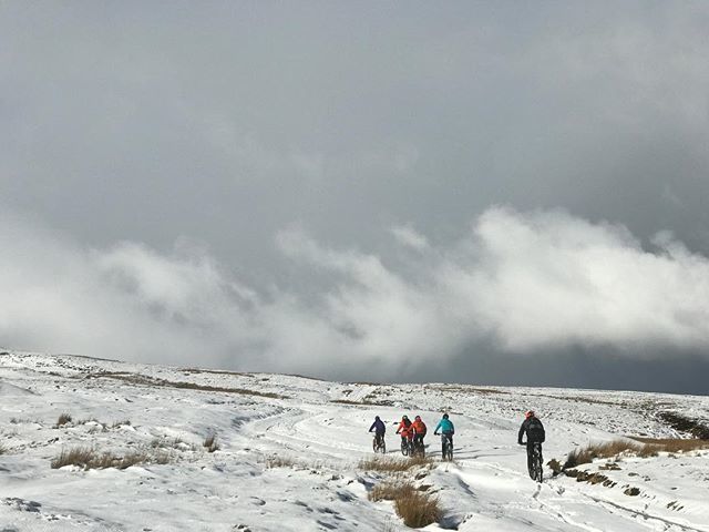 Joolzephoto's tweet photo. Absolutely freaking awesome @mountainposture birthday ride in the Dales with @fitful_head @skiptonmuppet @garagebikes @mrjoolze #snowtime #mountainbiking #ridingwithmates #snow #dales #outsideisfree #bestrideever #howmuchfun #stunning #woacaontour #teams… https://t.co/Nm0dfSFjyJ https://t.co/G6t0MoaxGI