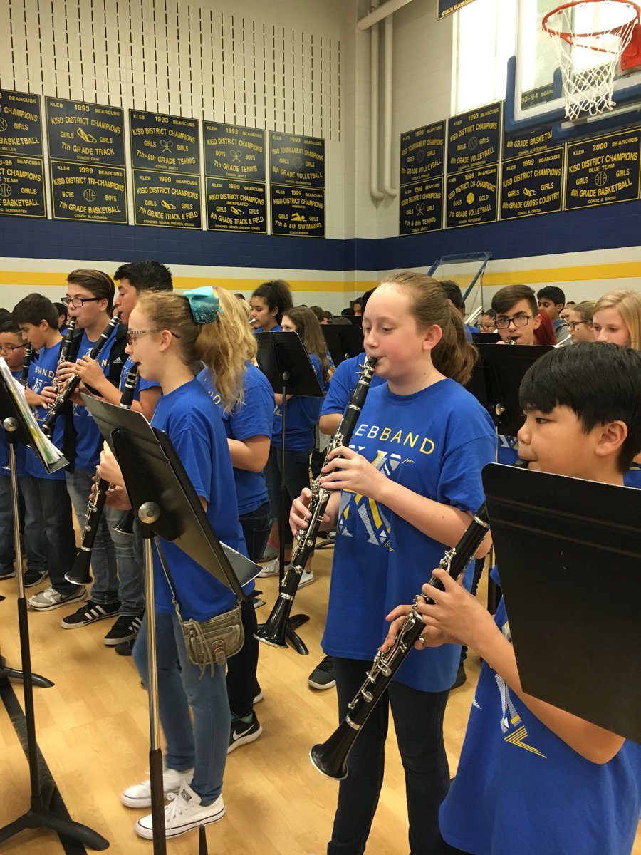 Go Bearcubs! Great Spring Pep Rally!! Thanks to @Kleb_Moore and our cheerleaders 🎉! Also, shoutout to the <a href="/KlebLadyCubs/">Kleb Girls Athletics</a> who are 🏀Distrct Champs!  <a href="/KlebKISD/">Kleb Intermediate</a>