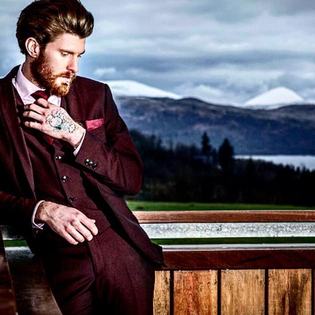 Primitive_Style's tweet image. Reposting @slaters1973:
Burgundy...it's kind of a big deal 👌👔
.
.
.
#kindofabigdeal #burgundy #slaters #suit #suits #mens #suitupinstyle