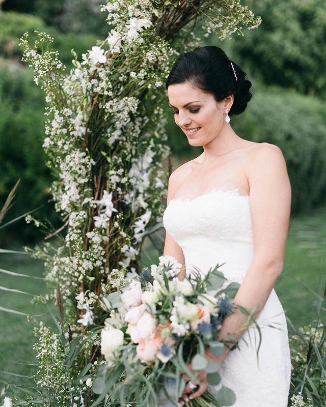 Our gorgeous Natalie on her wedding day at @monteverdiitaly
Beauty @laranavarrini 
Florals @larosacaninafirenze 
Photo @lisapoggi 
#bride #stylishwedding #bridalbouquet #weddinginspo ift.tt/2FJ5gkS