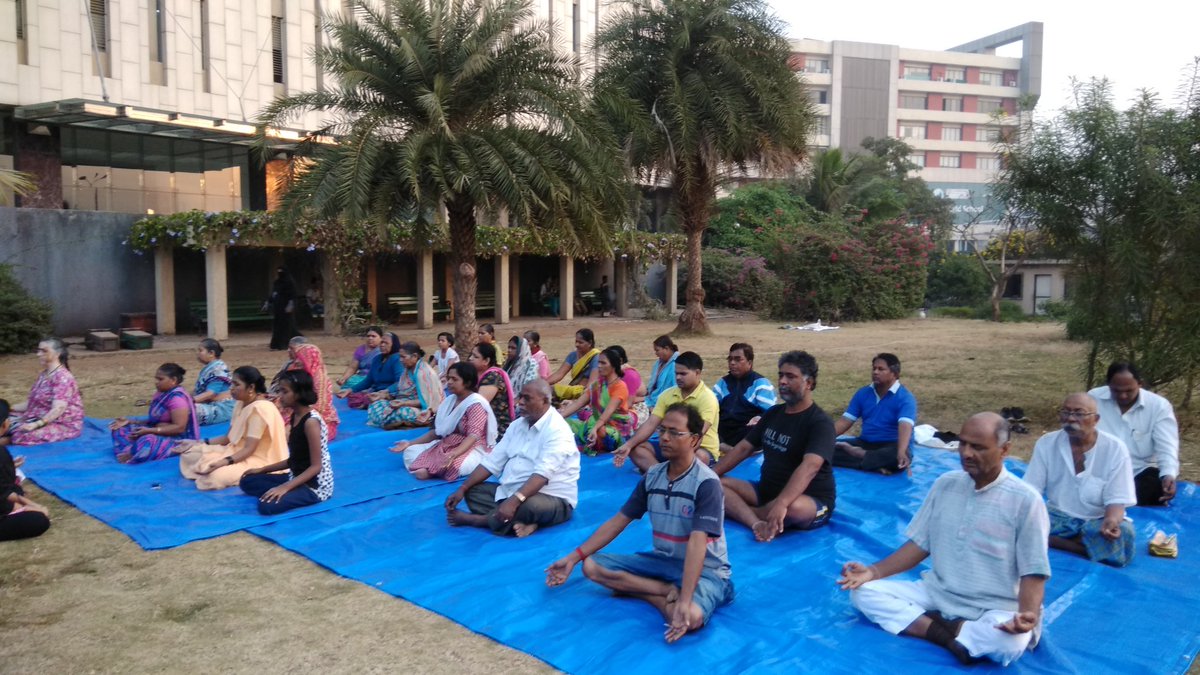 richabuthello1's tweet photo. When empowerment starts with individual transformation, empowered people naturally lead their communities towards progress. Some pics of the Art of Living's Nav Chetna Shibir. @lataready @KunalAthreya13 @RashminPulekar  @upasana_saijpal  @ChemburChapters https://t.co/wcho1LixfK