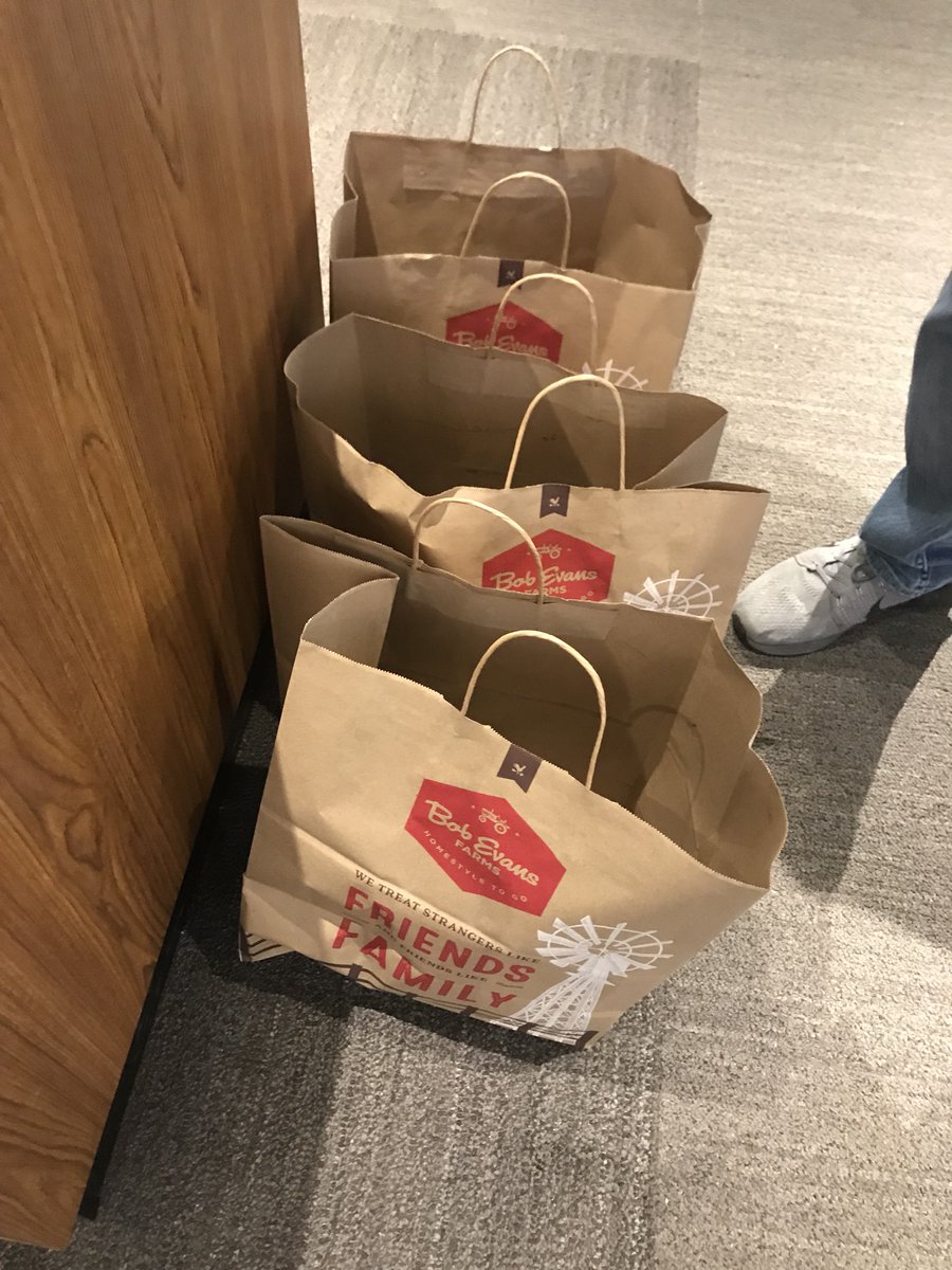MrLoveFC63's tweet photo. Woodmere doing it Big for our morning meeting. https://t.co/sCNYQ63UhH