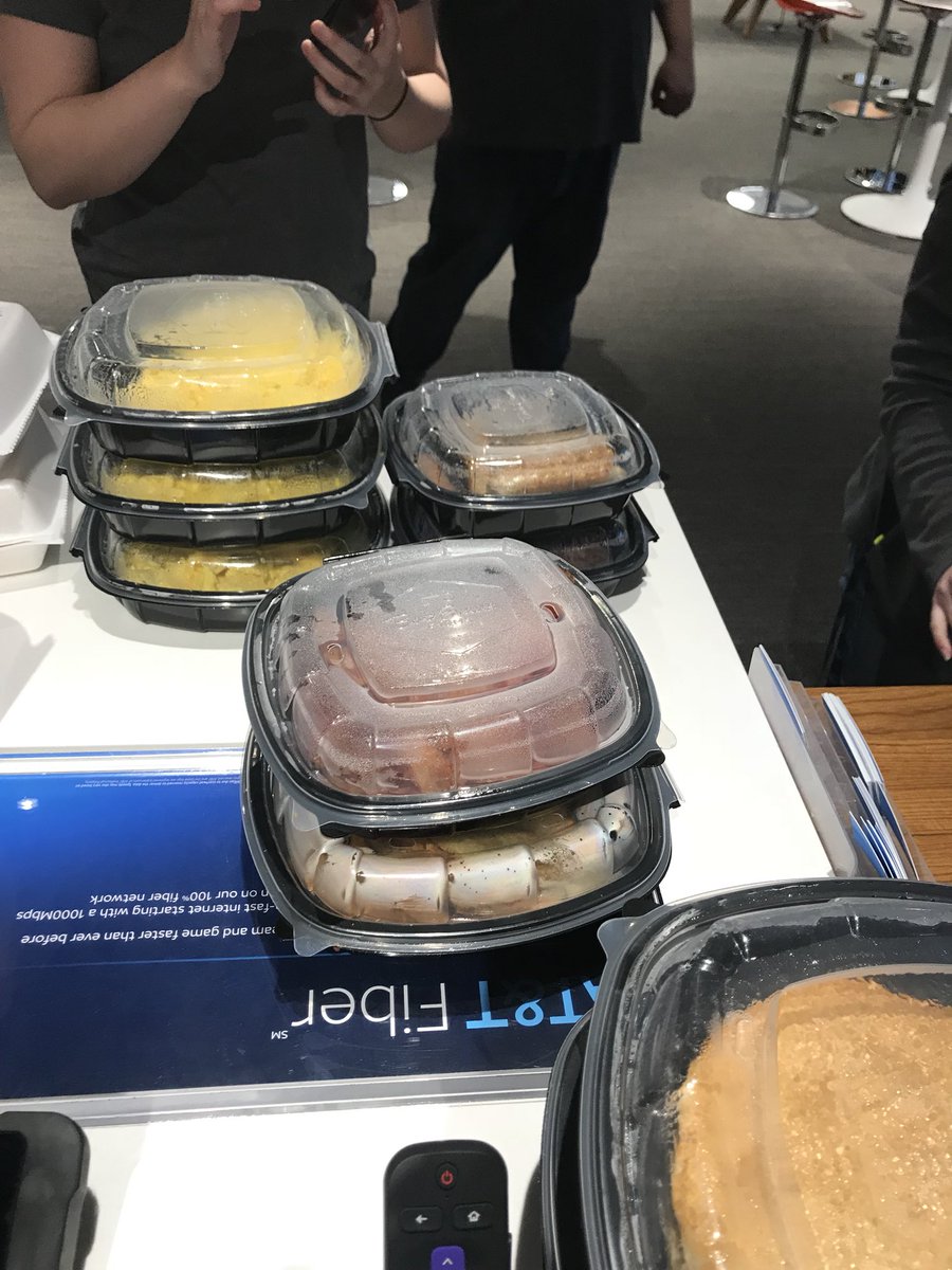MrLoveFC63's tweet photo. Woodmere doing it Big for our morning meeting. https://t.co/sCNYQ63UhH