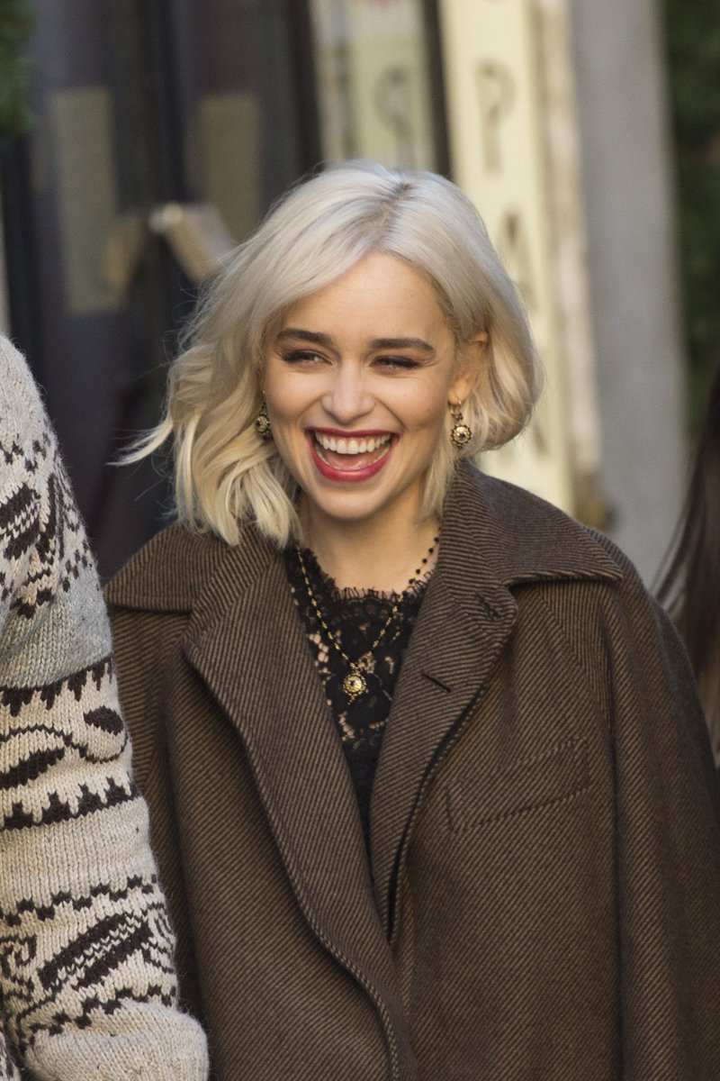 emilia clarke dolce & gabbana 2018