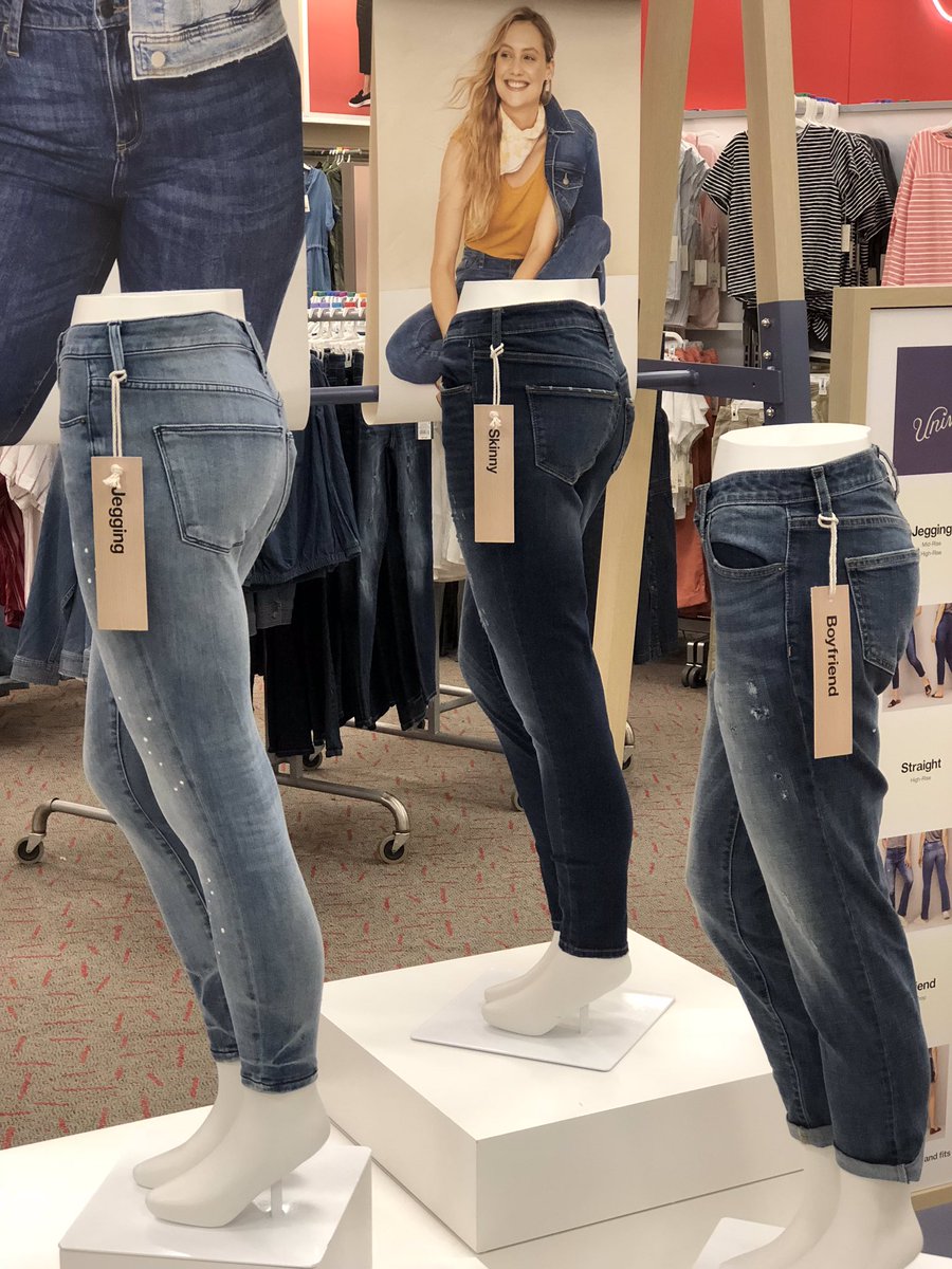 AndrewS9426's tweet photo. Get your cart ready - Universal Thread is here! Signature staples, denim and more. @rachelsstory3 @AleyaMedina @Jonathan_SYoung https://t.co/dBI3DFJdMW