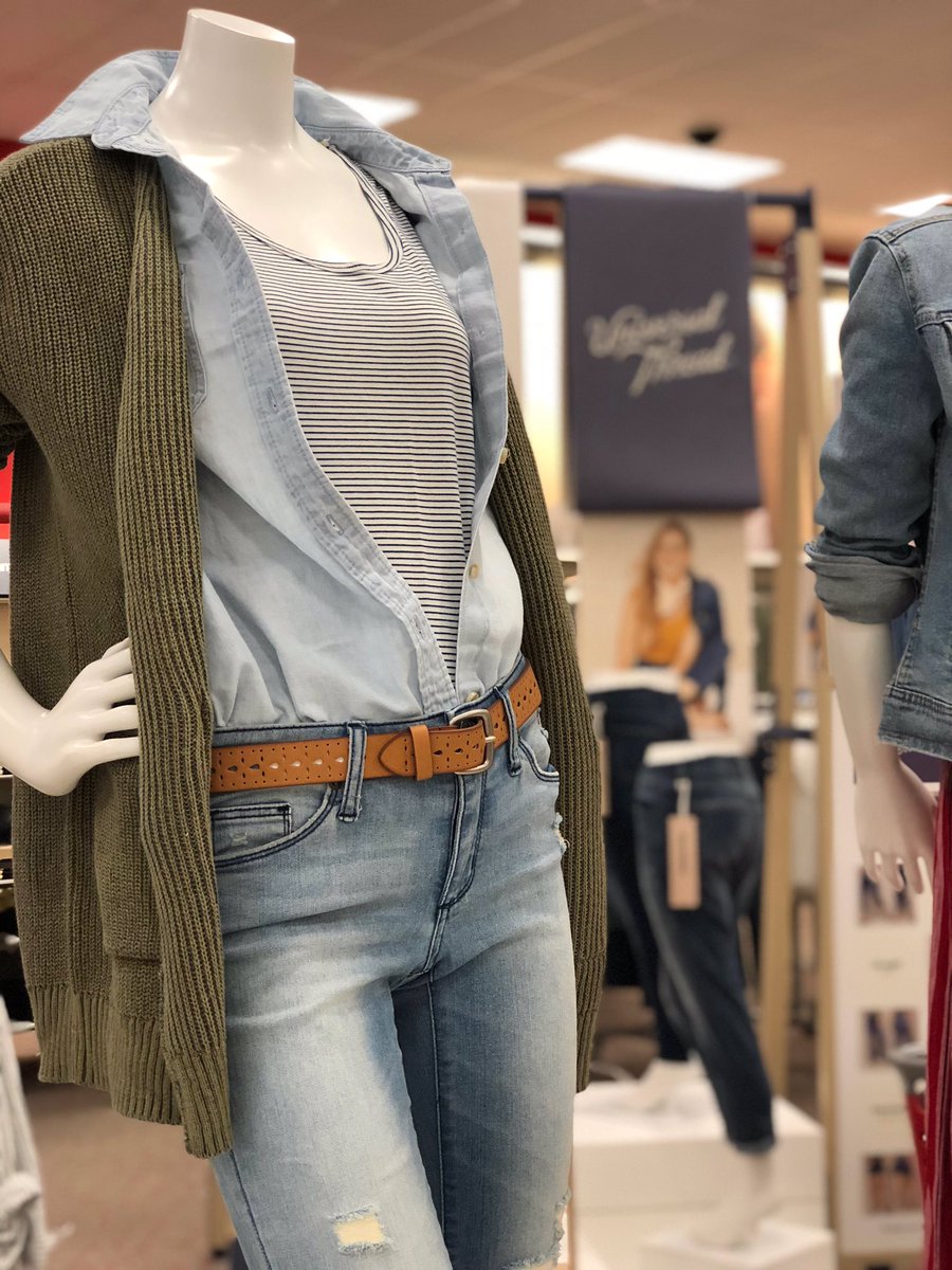 Get your cart ready - Universal Thread is here! Signature staples, denim and more. @rachelsstory3 @AleyaMedina @Jonathan_SYoung