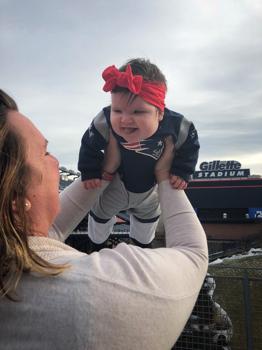 LauryMaury's tweet photo. Penny’s ready for @NFLGameDay &amp; her first #SuperBowl #GoPats #NFLGameDayRollCall https://t.co/wvBWhKukat