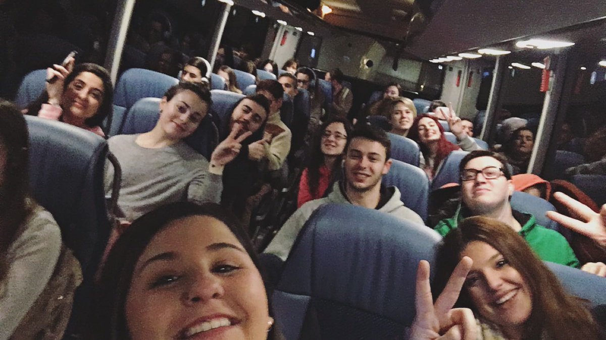 rafaelpilar3's tweet photo. #Ibericus2018 ya en marcha!!!

20 valientes de @SJCalasanz rumbo a Barcelona en la segunda edición de #Ibericus2018. 4 cooperativas Ikasenpresa llevan sus sueños al @cbadalones!!! Pasión, ilusión en ACCIÓN!!! https://t.co/W3NqLO1R9h
