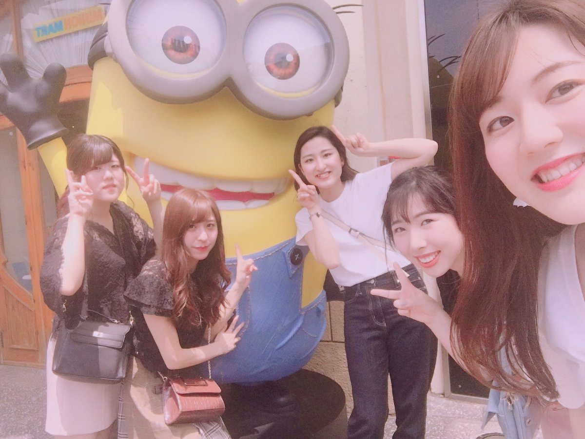 715chiiii's tweet photo. シンガポール🇸🇬(インスタでも何回も投稿したけどこっちでも)卒業旅行が終わってしまった悲しみ😢この前まで半袖着とったのが信じられない🌞写真から伝わる夏感🌞 https://t.co/xdVnIjCKt2